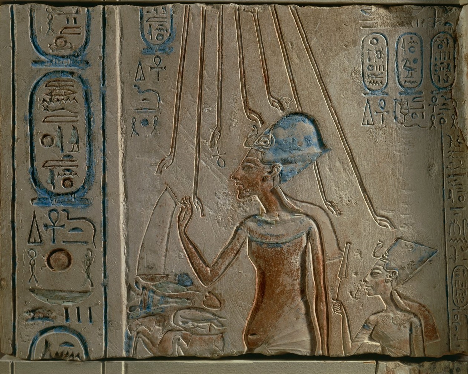 Akhenaton et Néfertiti vénérant Aton