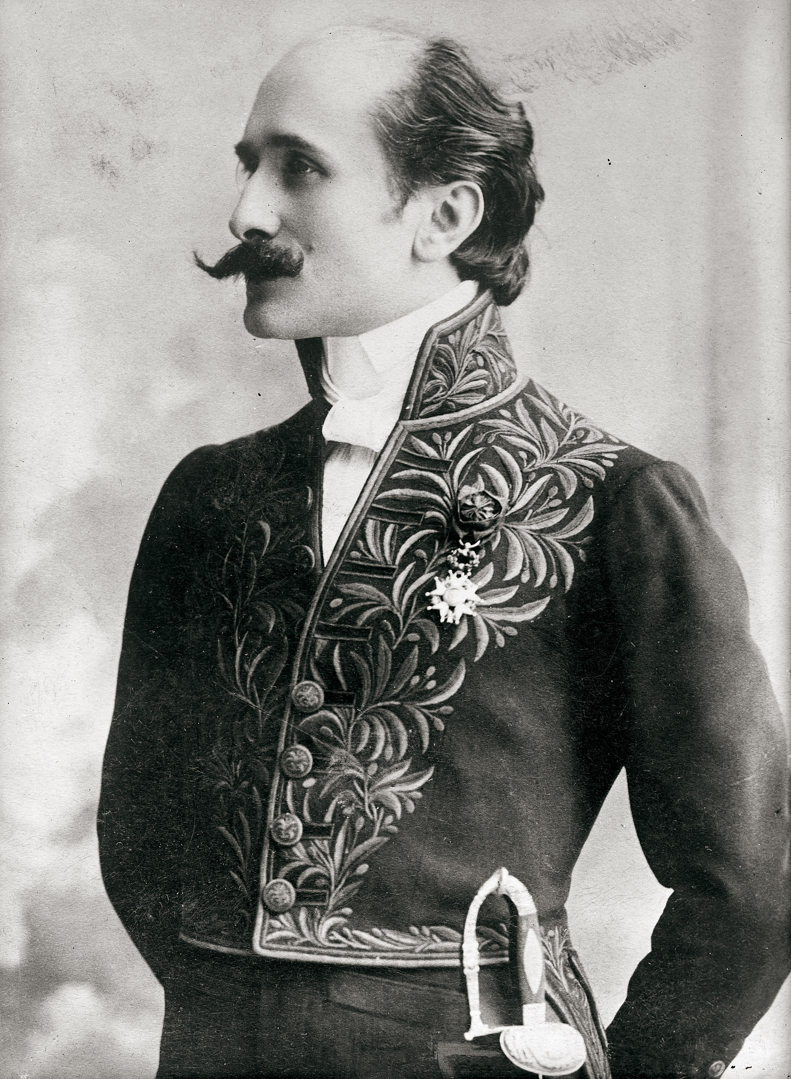 Edmond Rostand en habit vert d'Académicien